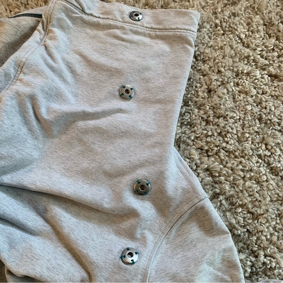 Lululemon Savasana Wrap Size 4 - Picture 6 of 16